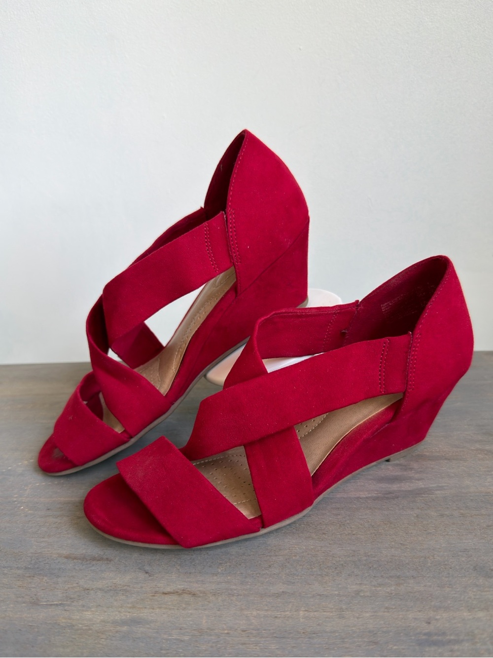 Dexflex Comfort Shoe Women’s Size 7 Red Wedge Sandals Open Toe Chunky Straps